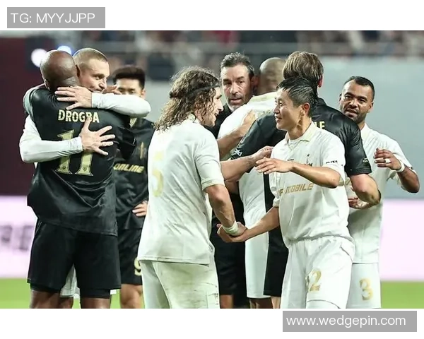 足球巨星联手亮相跨界表演赛 引爆全球球迷激情盛宴 足球巨星联手亮相跨界表演赛 引爆全球球迷激情盛宴