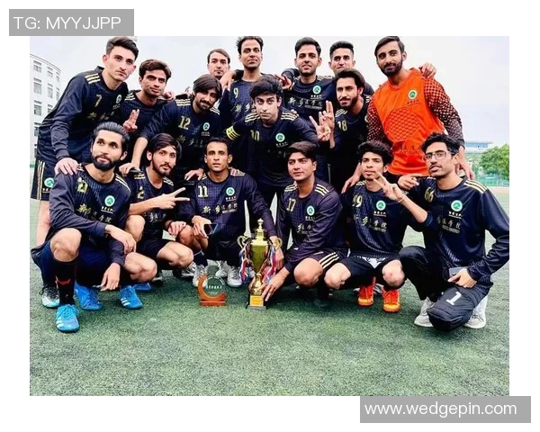 沈阳足球俱乐部球星闪耀绿茵场展现拼搏精神引领球队奋勇前行 沈阳足球俱乐部球星闪耀绿茵场展现拼搏精神引领球队奋勇前行