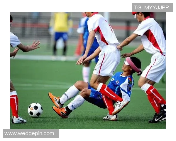 足球射门绝技全解析 探秘球星们的独门绝技与进球技巧 足球射门绝技全解析 探秘球星们的独门绝技与进球技巧