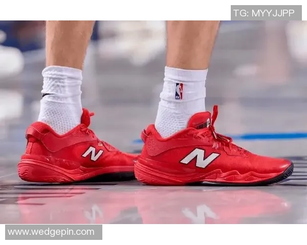 各大足球明星最新上脚球鞋全景展示 精选鞋款与球员搭配瞬间解析 各大足球明星最新上脚球鞋全景展示 精选鞋款与球员搭配瞬间解析