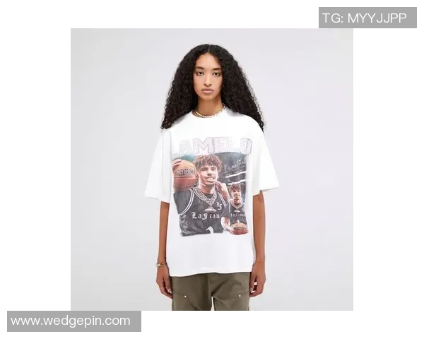 时尚潮流与运动风格融合 足球球星印花T恤搭配推荐 时尚潮流与运动风格融合 足球球星印花T恤搭配推荐