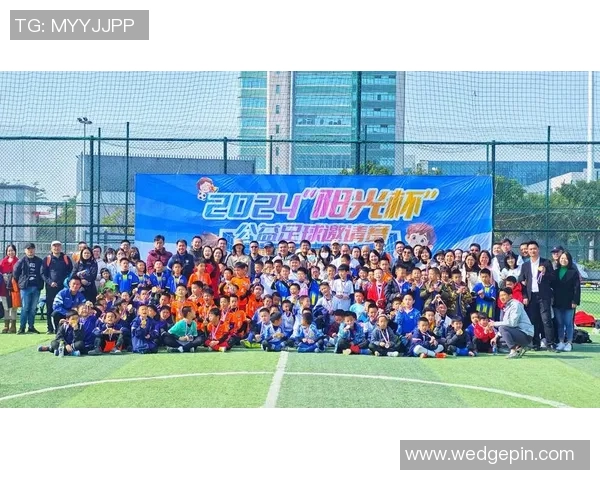 足球巨星亲临城市 引领青少年足球热潮助力体育文化发展