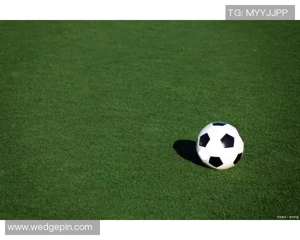 萌漫风格足球球星高清大图展现，带你领略可爱与激情并存的绿茵场魅力